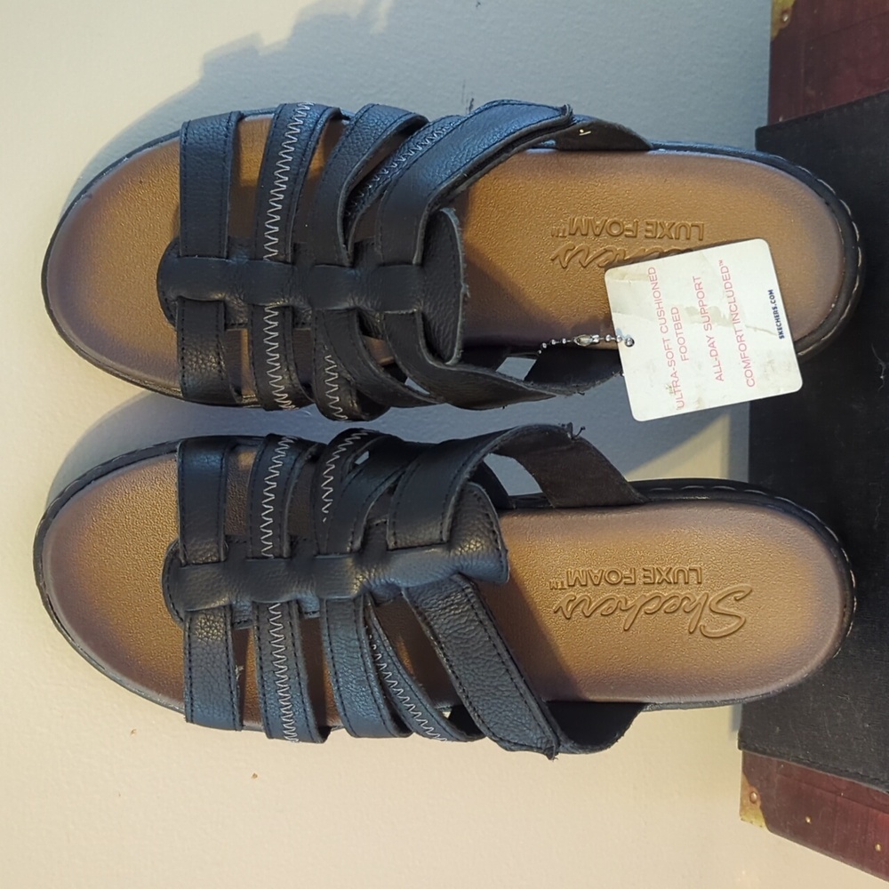 New With Tags Women's Skechers Luxe Form Slip On Wedge Sandals Black Sz 7